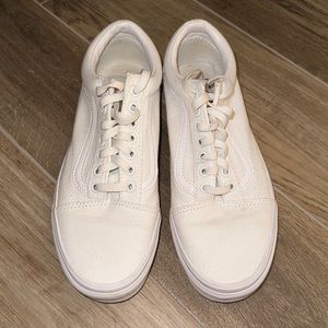 Women’s lace up white vans. Size 9.5
